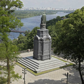 Як виглядає парк «Володимирська гірка» після реконструкції