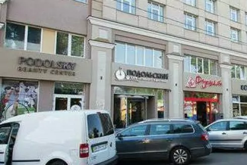 Было/стало: на Подоле и на Львовской площади упорядочили вывески