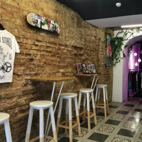 На Сагайдачного открылась кофейня-шоурум ZEFIR coffeebar