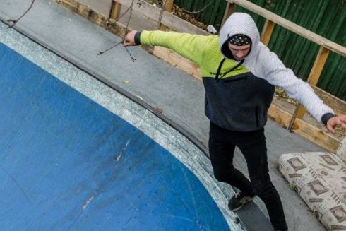 Як кияни власними силами облаштували скейт-пул