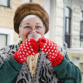 Бабуся зв'язала. Місцева марка олдскульних рукавиць від київських пенсіонерів