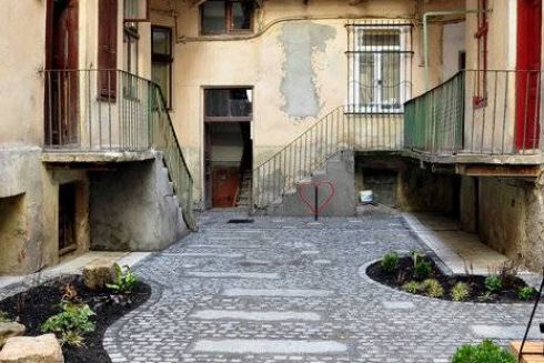 Новая жизнь: Как во Львове обустраивают дворики