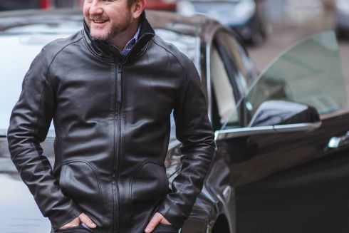 На личном опыте: Дима Борисов о том, как ездить по городу на Tesla