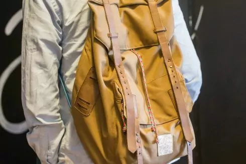 Як хлопець, який переїхав з Донецька, створює в Києві рюкзаки і шкіряні аксесуари