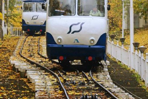 Киевский фуникулер раскрасит стрит-арт художник