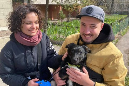 «Мы спасаем их, а они – нас»: истории людей, которые приютили животных, переживших боевые действия