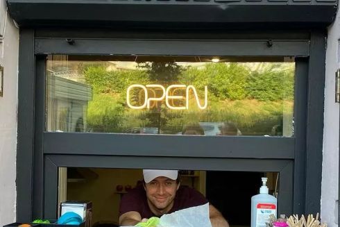 “Грошей не було, а борг на кредитці – 50 тисяч”: Як друзі з Ірпеня та Бородянки відкрили кав’ярні у Львові та Києві під час війни