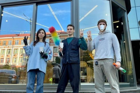 &laquo;Выпили по 50 грамм за победу и открылись на следующий день&raquo;: Как работают рестораны, пострадавшие от обстрелов в центре Киева