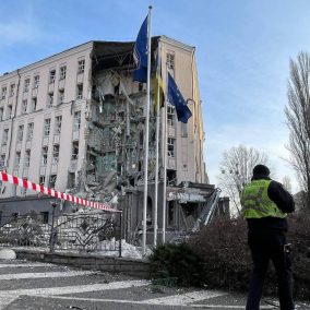 Ракетная атака на Киев 31 декабря: взрывы в нескольких районах, поврежден отель
