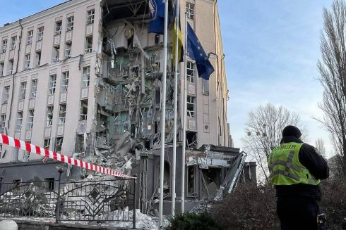 Ракетна атака на Київ 31 грудня: вибухи у кількох районах, пошкоджено готель