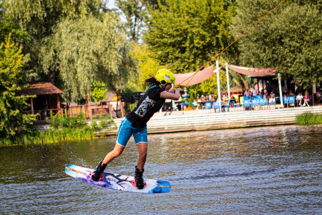 Сім парків Києва, де гуляти цієї весни