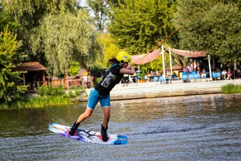 Семь парков Киева, где гулять этой весной