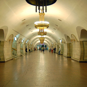 У Києві перейменували станції метро “Площа Льва Толстого” та “Дружби народів”: нові назви