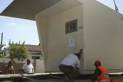 Зупинки-бункери і захищені кімнати в квартирах: Як досвід Ізраїлю може допомогти Україні під час ракетних обстрілів