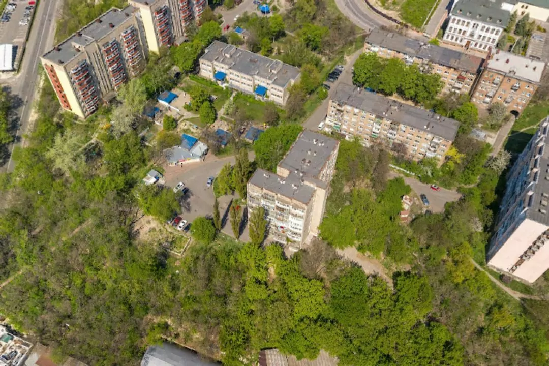 На Глубочицкой планируют построить многоэтажку на оползневом участке
