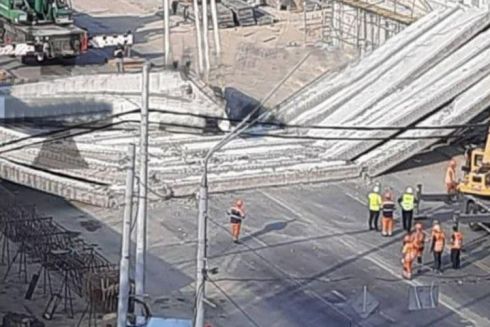 У Києві під час ремонту впав міст на Шулявці