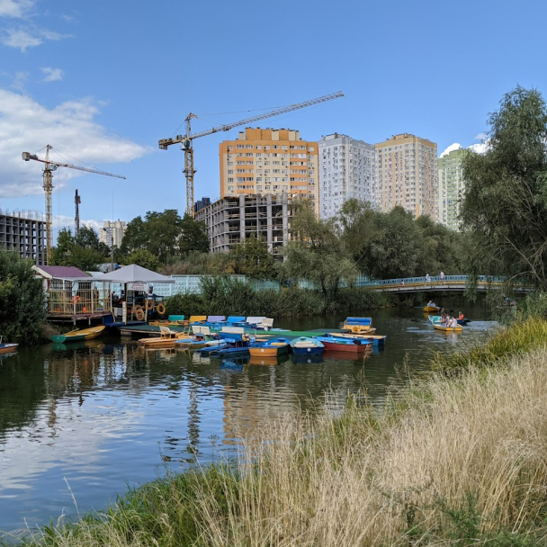 Невідома Воскресенка: Маршрут цікавої прогулянки Києвом