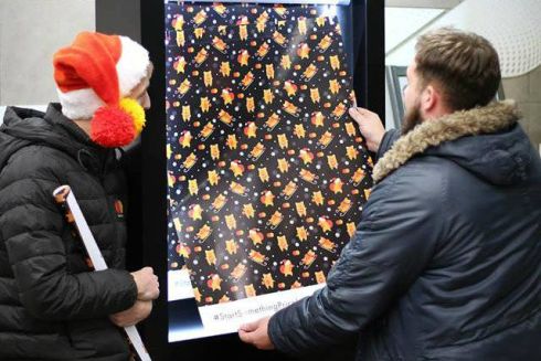 В киевском метро можно бесплатно упаковать новогодние подарки