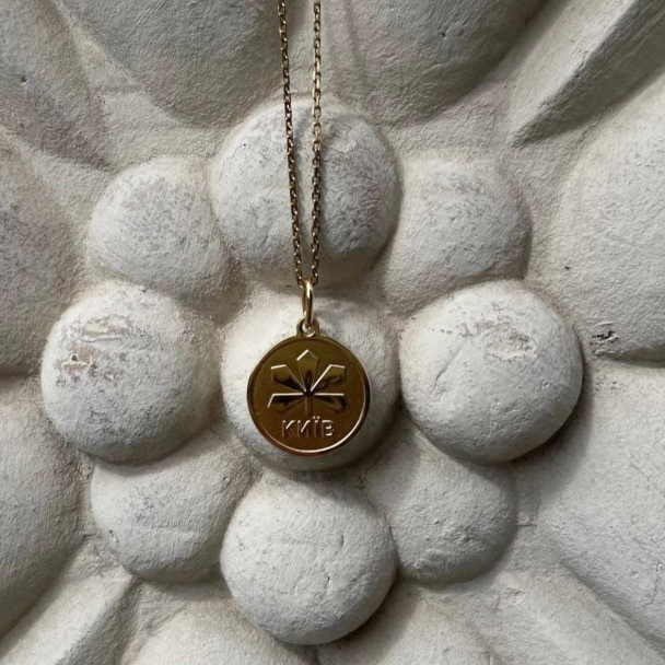 7 украинских брендов, которые создают вещи с символикой Киева