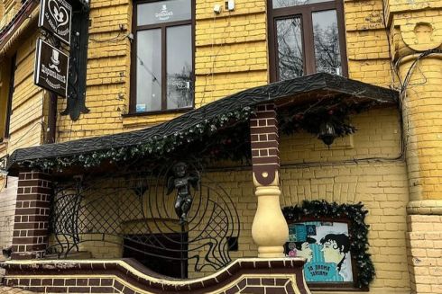 История ресторана киевской кухни "За двумя зайцами", который работает на Андреевском спуске с 2000 года