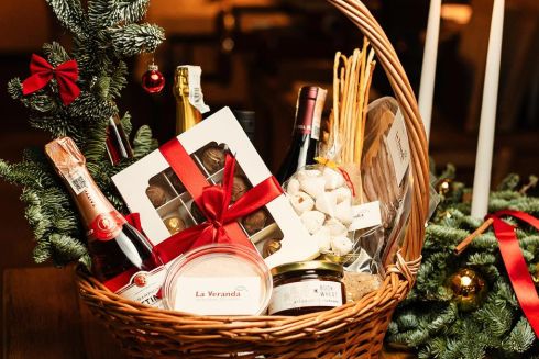 7 новогодних корзинок от ресторанов Киева к праздничному столу