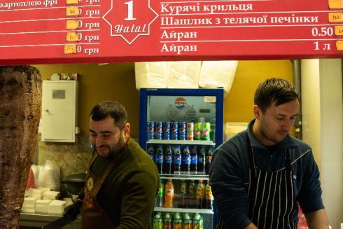 Турецький донер, янтики та апельсиновий перець: Гід "Базаром на Лісовій"