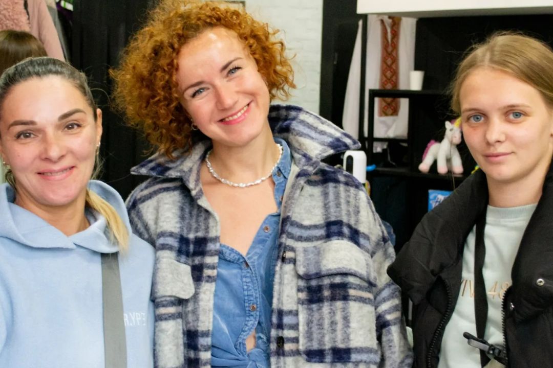 Як волонтери відкрили соціальні магазини у Києві і збирають речі для малозабезпечених