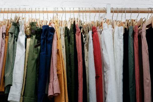 Куди подіти непотрібні речі: Де приймають одяг, книги та стару техніку у Києві