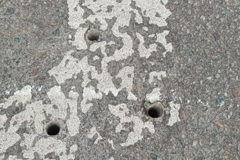 Делініатори, які нещодавно встановили біля Золотих Воріт, вже демонтували