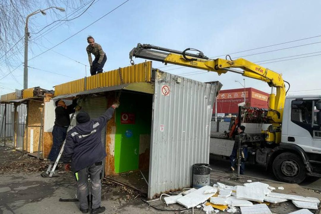 У “Київ Цифровий” з'явилися опитування про МАФи та зарядні станції для електрокарів