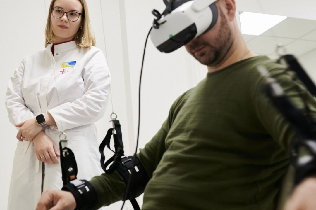 VR, іпотерапія, відновлення через мистецтво: Інноваційні методи реабілітації військових в Україні