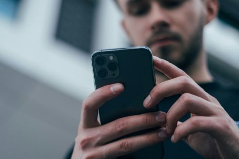 Як залишатися на зв'язку під час вимкнень світла – поради Мінцифри