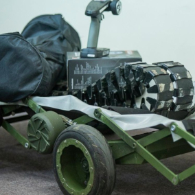 Як студенти КПІ виготовляють евакуаційні електроноші для військових
