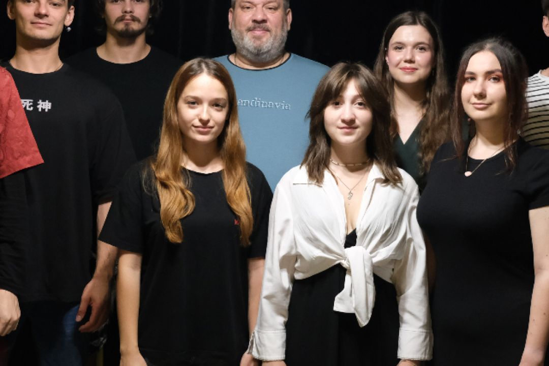 "Ми — театр на валізах": Як проєкт Terra Incognita з Маріуполя відновив свою роботу у Києві