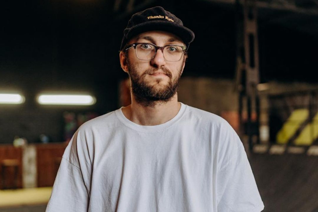 “У маленьких міст є свій вайб”: Як активіст Павло Ігнатченко відновлює культурне життя Охтирки, попри війну