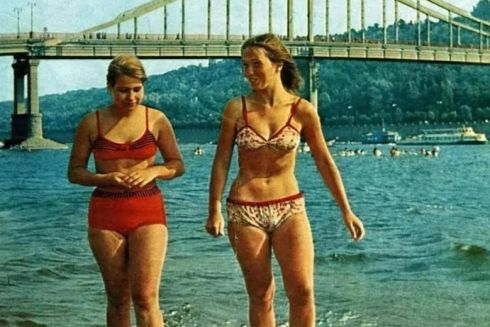 Від Гідропарку до басейнів у дворах: Якими були київські пляжі і відпочинок містян біля води у минулому