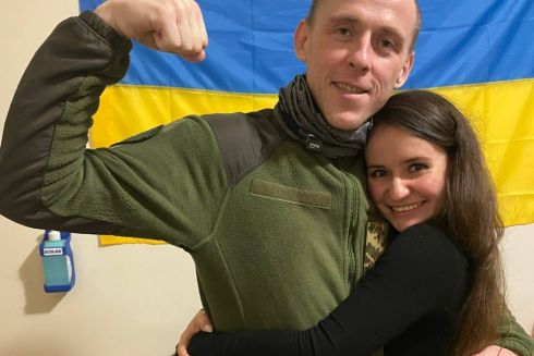 Як звільнені з полону українські військові повертаються до життя після тортур голодом