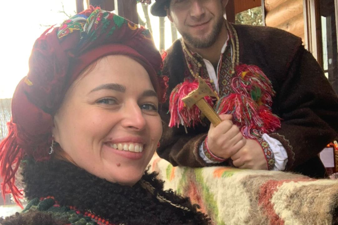 “Я переїхала з Києва у Карпати і відкрила кав'ярню-книгарню посеред гір” – Історія закладу “Коцюбинський”