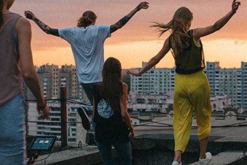 The Hardkiss сняли клип на Троещине и Подоле