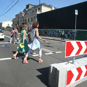 Жители, урбанисты и водители —  о том, удался ли эксперимент с пешеходной Контрактовой