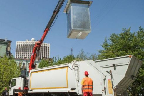 В Києві встановлюють підземні сміттєві баки