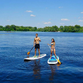 Каяки, серфинг и вейкбординг: где в Киеве заняться спортом на воде