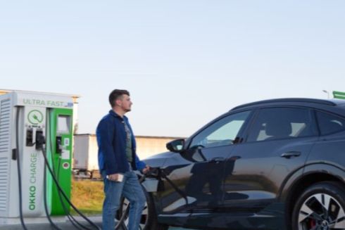 ОККО розгорнула мережу швидкісних електрозарядок на головних трасах країни