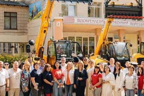 На Київщині відкрили першу в Україні жіночу школу операторів будівельної техніки