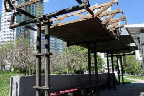 На Пріорці знищують унікальну модерністську зупинку. Активісти б’ють на сполох