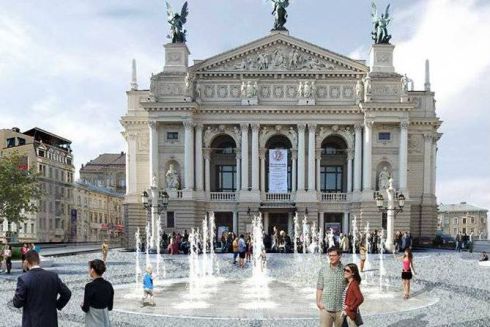 У Львові оновлять площу перед Оперним театром