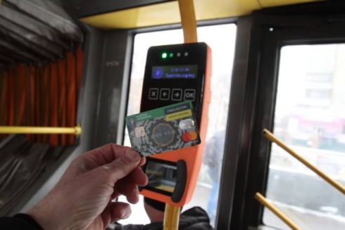 В Киеве с октября можно будет оплатить проезд банковской картой