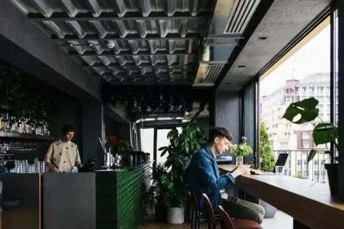 В готелі Bursa відкривається бар Parakalo