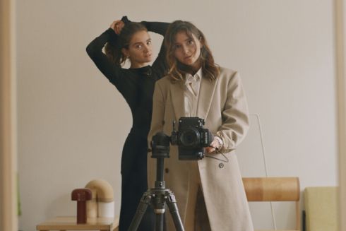 Фото. Фотографки з Києва зняли обкладинку для італійського Vogue