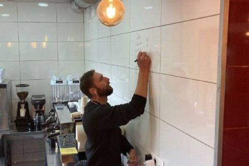 На Березняках відкрилася кав'ярня Coffee vs Marketing з повністю безконтактною оплатою